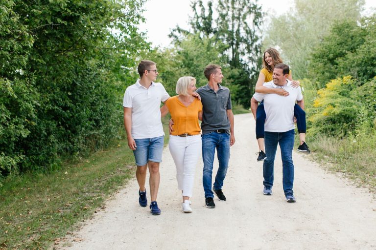 Familienshooting mit erwachsenen Kindern