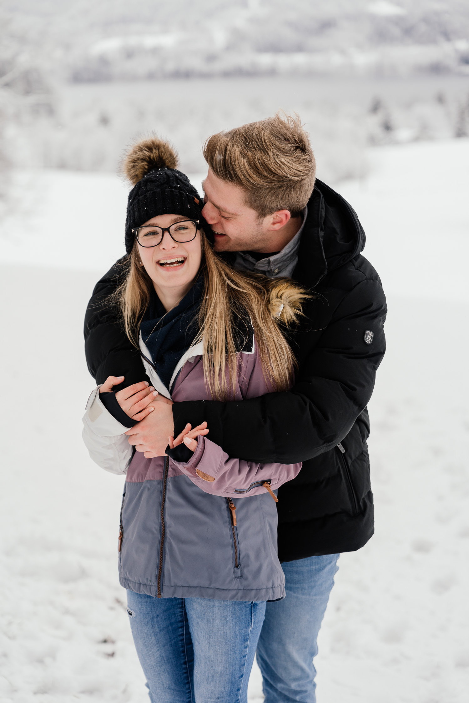 Winterliche Paarfotos am Tegernsee